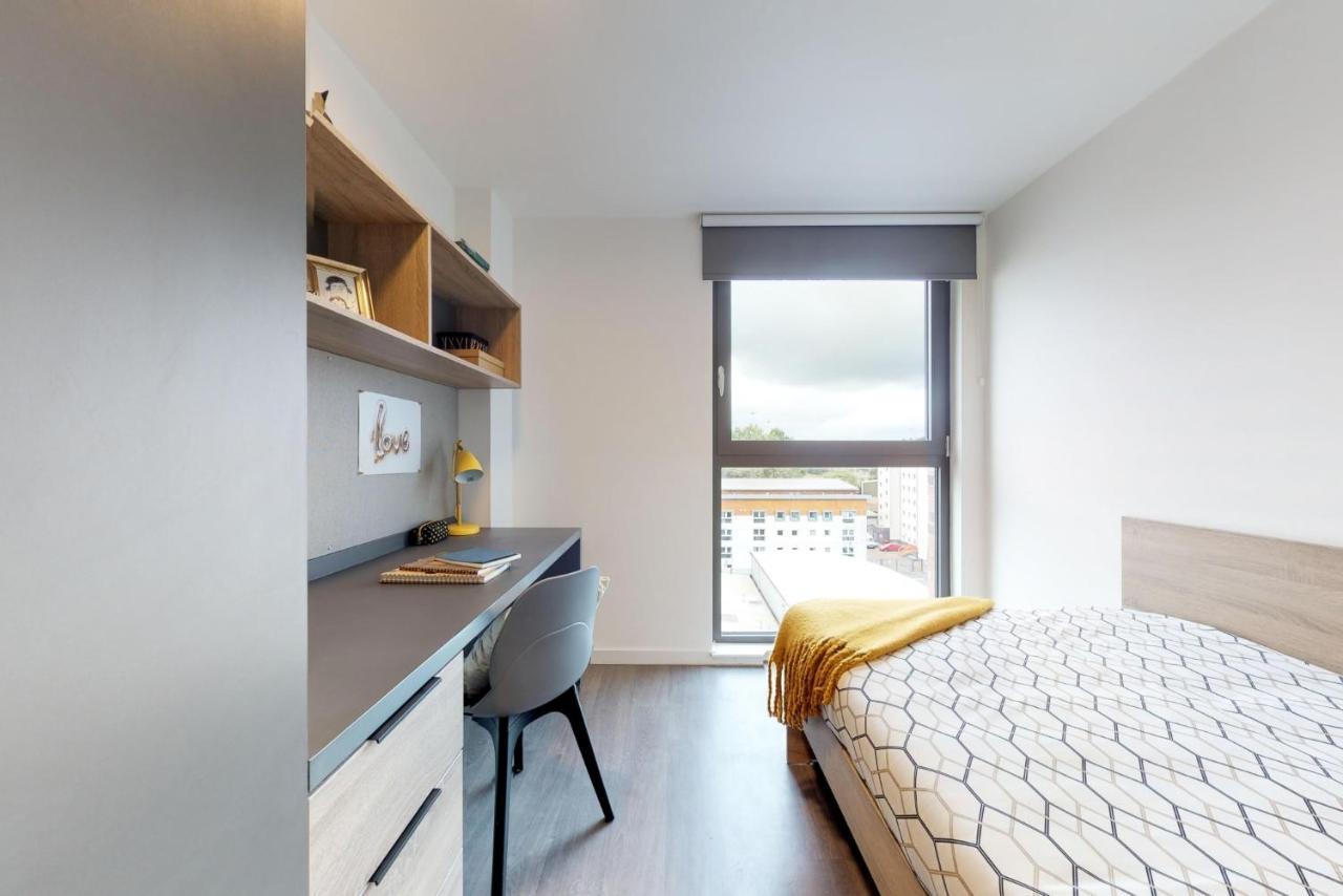Private Bedrooms With Shared Kitchen, Studios And Apartments At Canvas Glasgow Near The City Centre For Students Only Exteriör bild